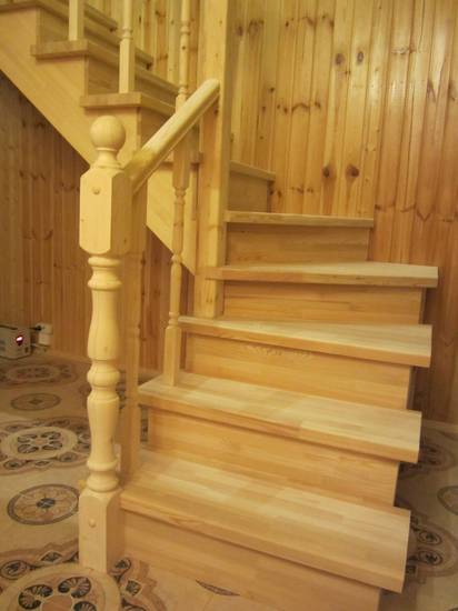 Достоинства деревянных лестниц